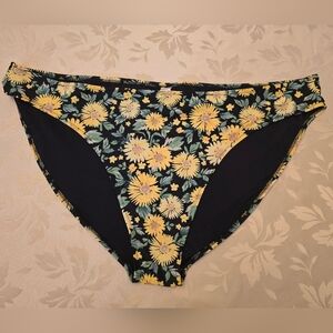 🆕️ Old Navy Floral Swim Brief